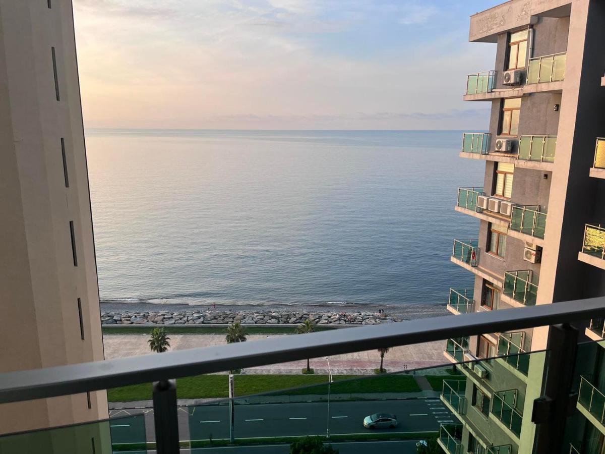 The Fresh Wave Hotel Батуми Екстериор снимка