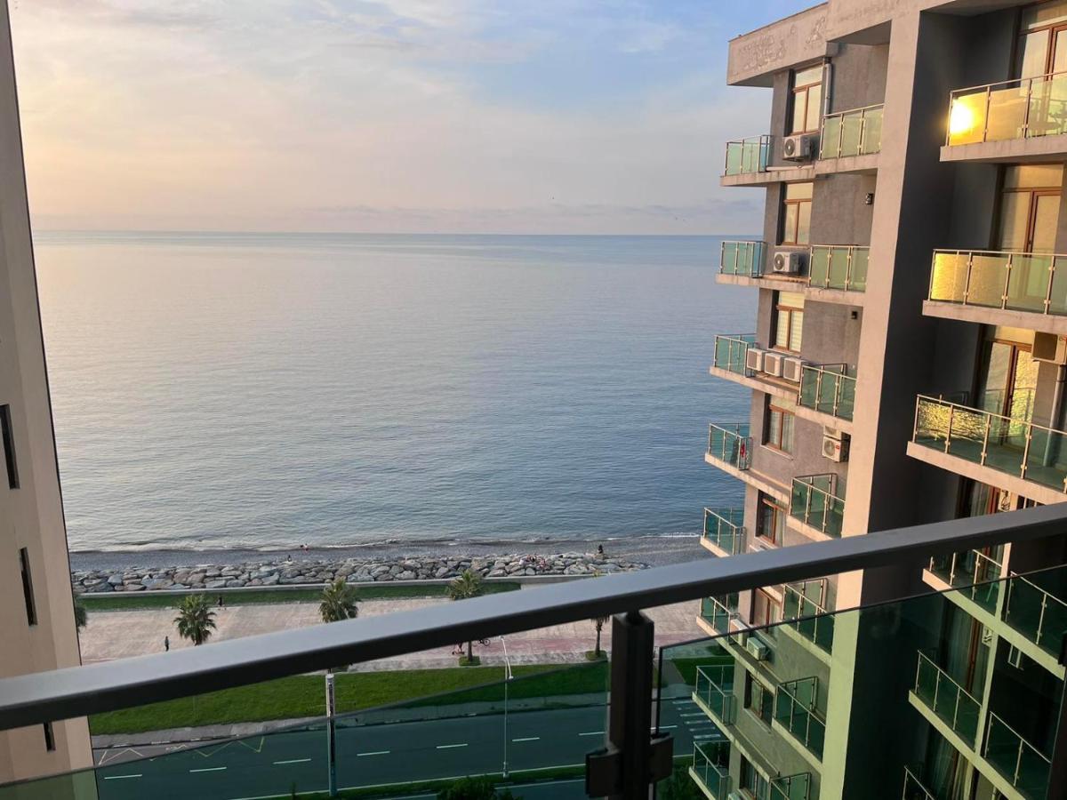 The Fresh Wave Hotel Батуми Екстериор снимка