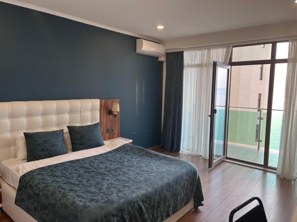 The Fresh Wave Hotel Батуми Екстериор снимка