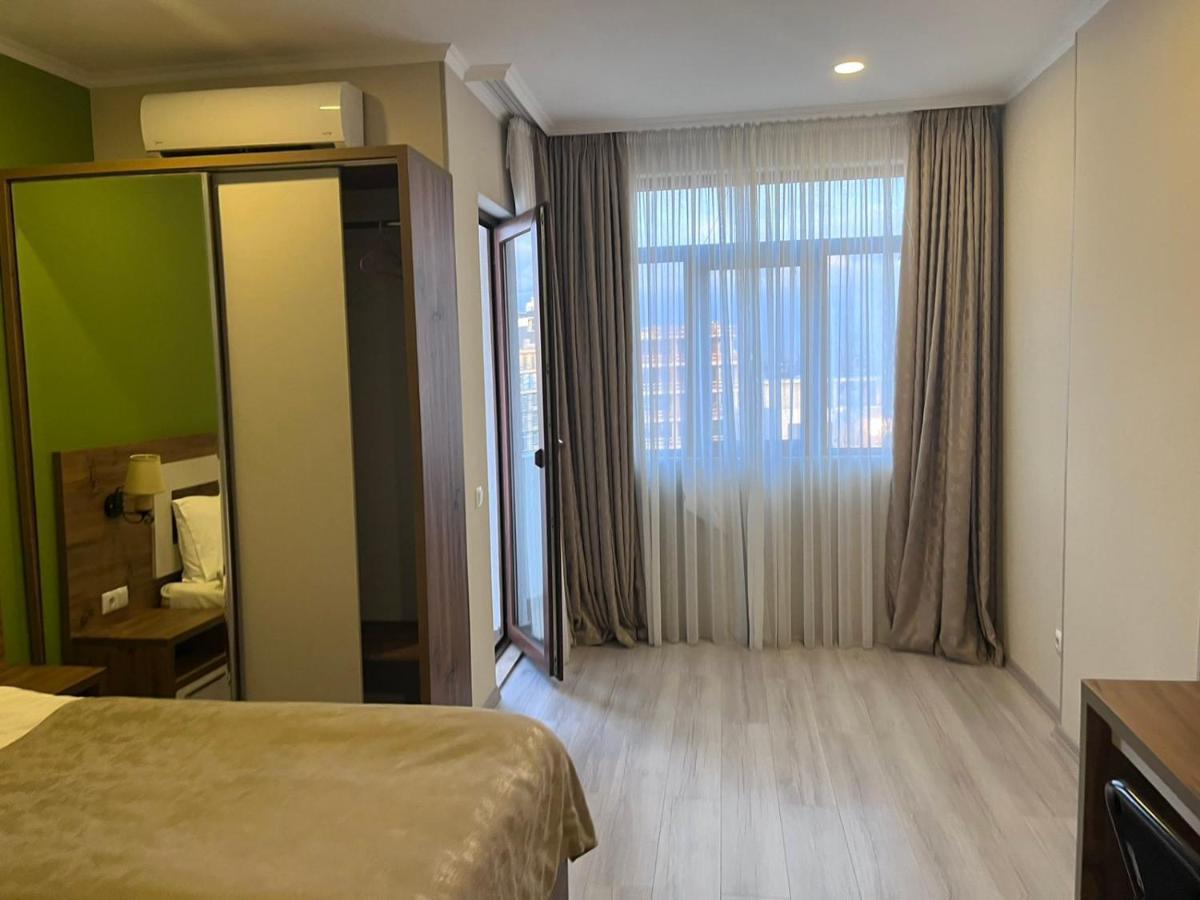 The Fresh Wave Hotel Батуми Екстериор снимка
