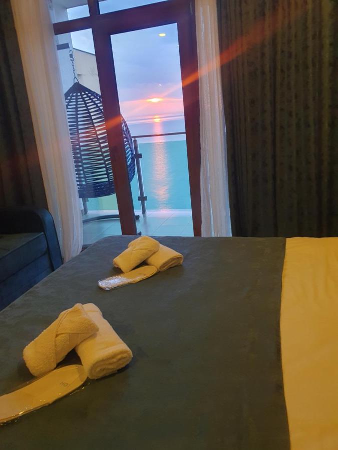 The Fresh Wave Hotel Батуми Екстериор снимка